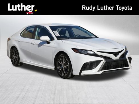 Certified 2023 Toyota Camry SE FWD image 1