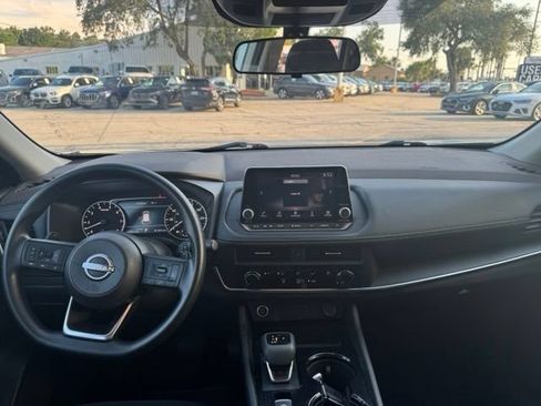Used 2023 Nissan Rogue S FWD image 9