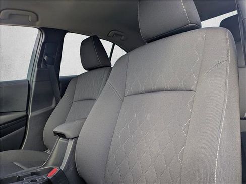 Used 2025 Toyota Corolla LE image 10