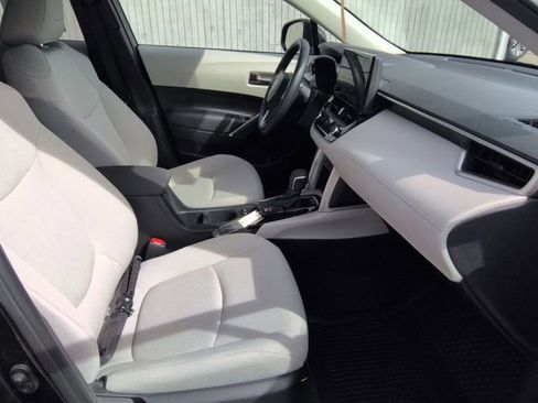 Used 2024 Toyota Corolla Cross LE FWD image 28
