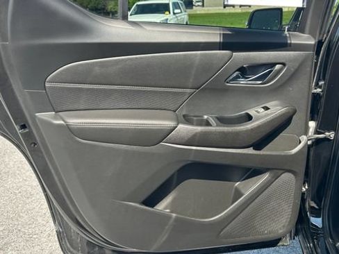 Certified 2023 Chevrolet Traverse Premier w/ Redline Edition AWD/4WD image 19