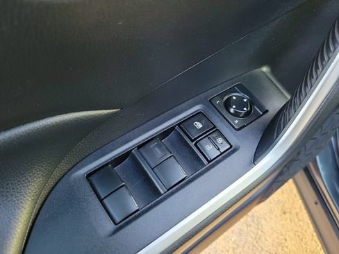 Used 2021 Toyota RAV4 XLE FWD image 13