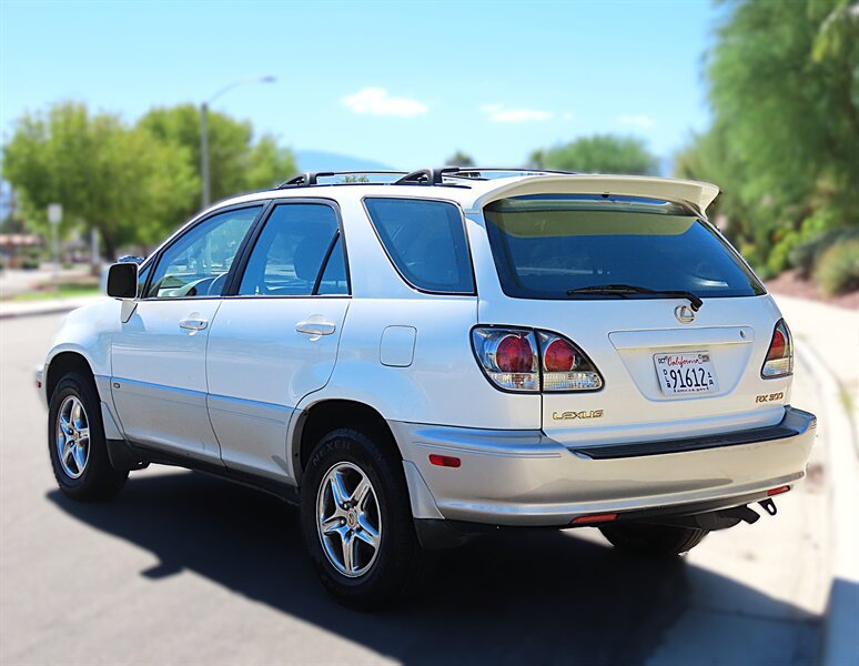 Used 2002 Lexus RX 300 w/ Premium Pkg Plus FWD image 4