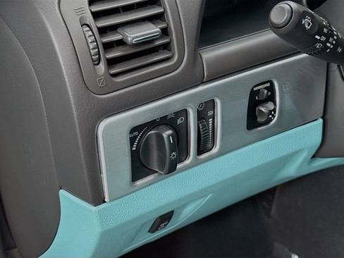 Used 2002 Ford Thunderbird image 10