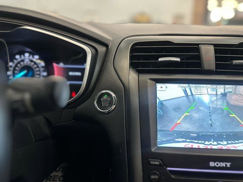 Used 2017 Ford Fusion Titanium FWD image 22
