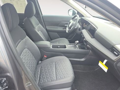 New 2026 Nissan Kicks SV w/ SV Premium Package image 15