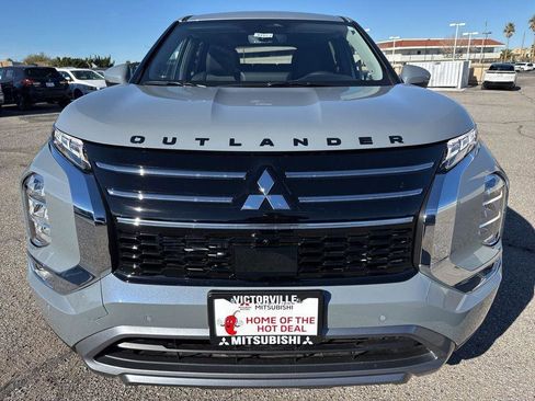 New 2026 Mitsubishi Outlander SE FWD image 2