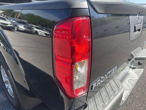 Used 2017 Nissan Frontier SV AWD/4WD image 9