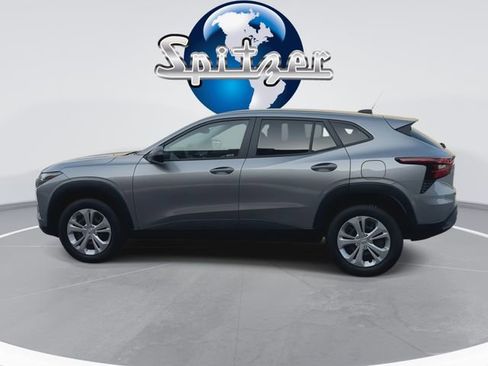 Used 2024 Chevrolet Trax LS image 7