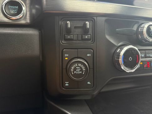 Used 2023 Ford F350 Lariat w/ Lariat Ultimate Package AWD/4WD image 30