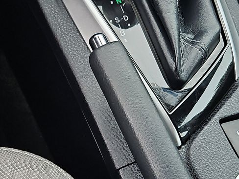 Used 2019 Toyota Corolla LE image 23