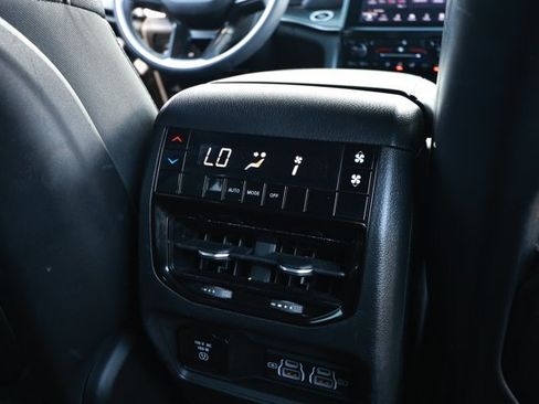 Used 2023 Jeep Grand Cherokee L Laredo AWD/4WD image 30