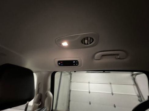 Used 2023 Chrysler Pacifica Touring-L FWD image 20