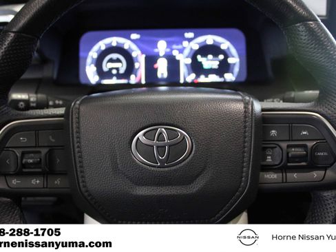 Used 2024 Toyota Tacoma TRD Off-Road w/ TRD Off Road Premium Package AWD/4WD image 9