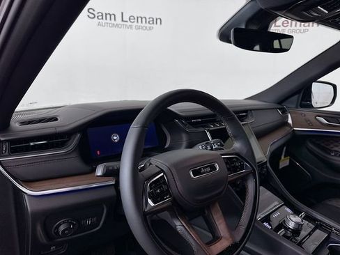 New 2025 Jeep Grand Cherokee Summit w/ Obsidian Package image 9