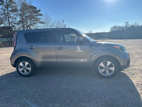 Used 2017 Kia Soul image 5