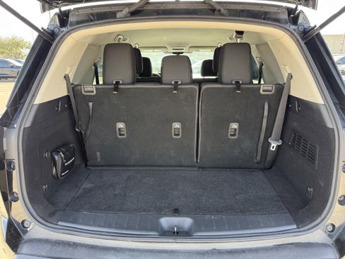 Used 2022 Nissan Pathfinder S image 29