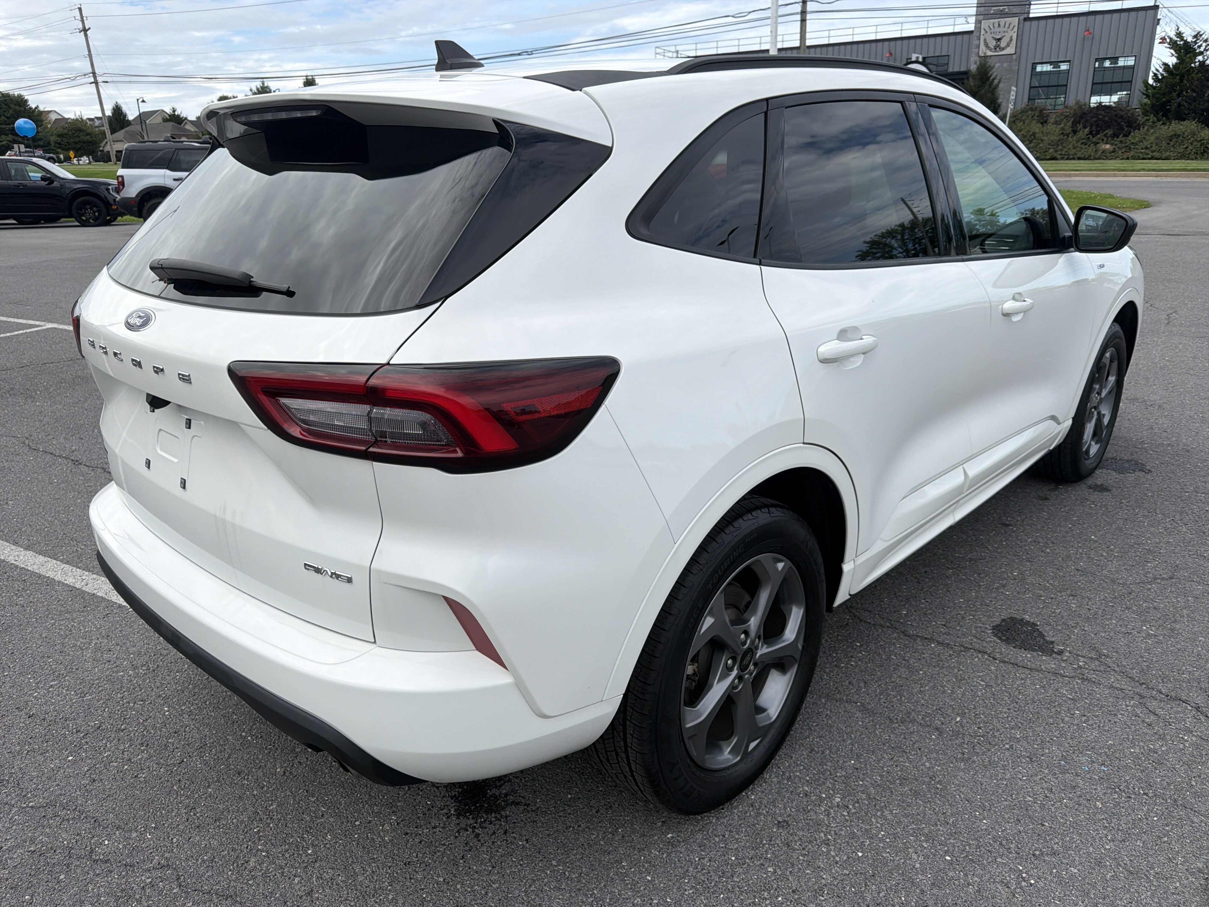 Used 2024 Ford Escape ST-Line AWD/4WD image 3