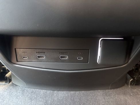 Certified 2025 Cadillac Escalade ESV Sport w/ Touring Package image 35