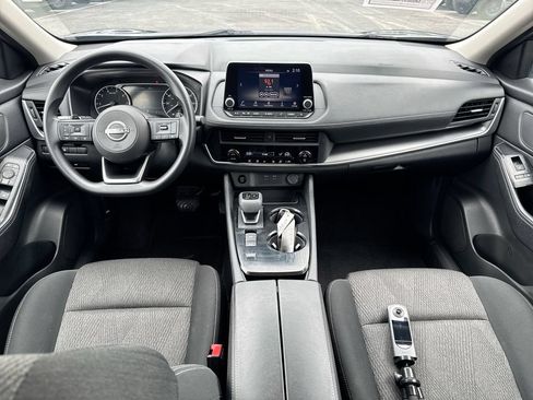 Used 2024 Nissan Rogue SV FWD image 10