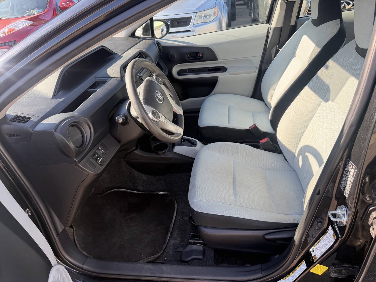Used 2014 Toyota Prius C One FWD image 18
