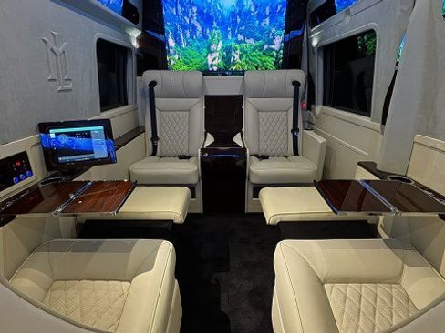 Used 2025 Mercedes-Benz Sprinter 2500 image 19