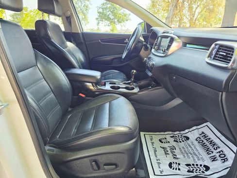 Used 2017 Kia Sorento EX FWD image 27