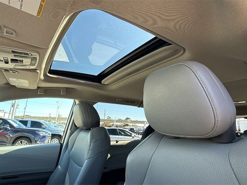 Used 2023 Toyota Sienna XLE image 17