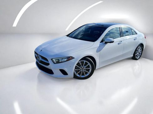 Used 2021 Mercedes-Benz A 220 image 2