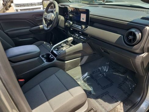 Used 2025 Chevrolet Colorado Trail Boss AWD/4WD image 21