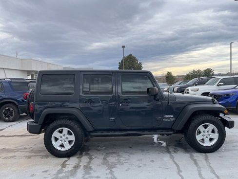 Used 2018 Jeep Wrangler Unlimited Sport S image 8