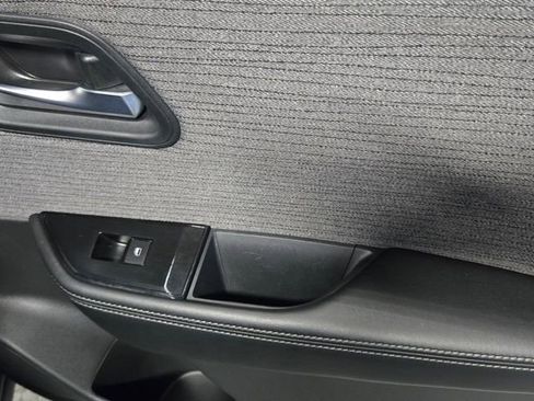 Used 2023 Nissan Rogue SV image 36