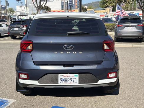 Used 2024 Hyundai Venue Limited FWD image 5
