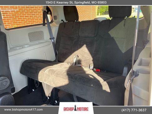 Used 2016 Dodge Grand Caravan SXT w/ Rear Park Assist Package FWD image 12