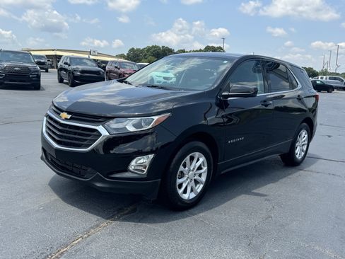 Used 2020 Chevrolet Equinox LT FWD image 2