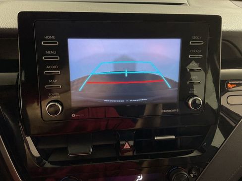 Used 2022 Toyota Camry LE AWD/4WD image 4