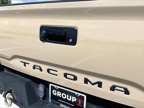 Used 2017 Toyota Tacoma TRD Off-Road w/ Tow Package (A/T) AWD/4WD image 29