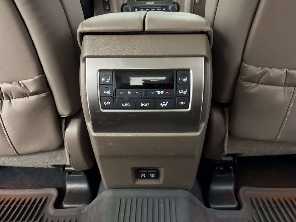 Used 2022 Lexus GX 460 Premium w/ Accessory Package AWD/4WD image 26