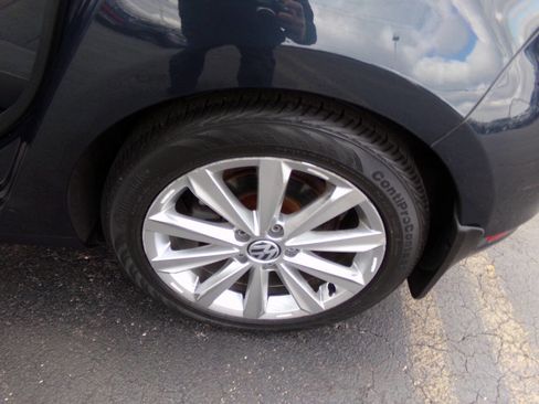 Used 2013 Volkswagen Golf TDI image 11