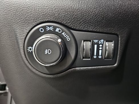 Used 2023 Jeep Compass Latitude AWD/4WD image 27
