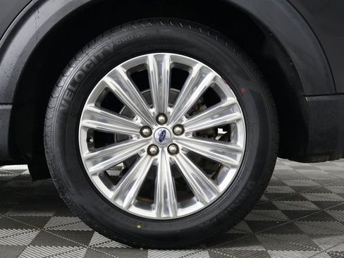 Used 2023 Ford Explorer Limited w/ Limited Technology Package image 17