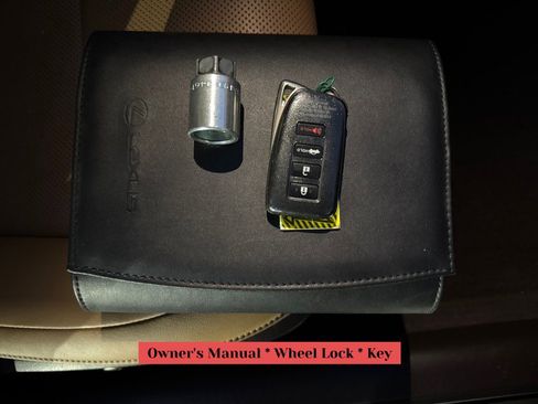 Used 2018 Lexus ES 350 w/ Navigation System Package image 34