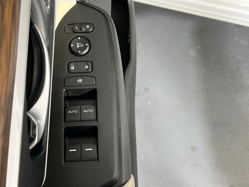 Used 2022 Honda CR-V EX-L image 17