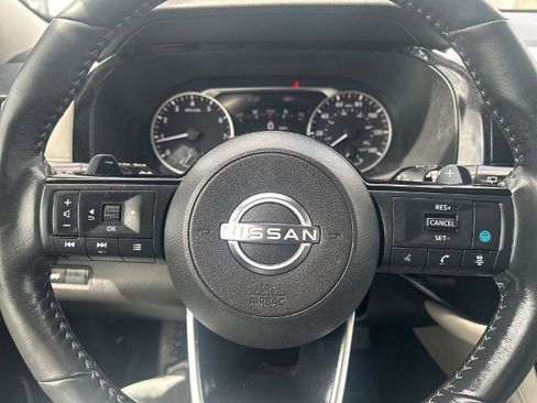 Certified 2025 Nissan Pathfinder SL FWD image 16