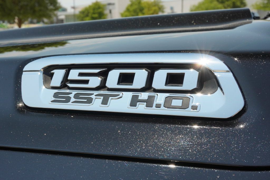 Used 2025 RAM 1500 Limited w/ Bed Utility Group AWD/4WD image 9
