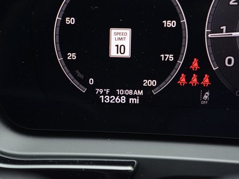 Certified 2025 Porsche Cayenne GTS AWD/4WD image 21