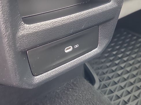 Certified 2024 Volkswagen Taos SE AWD/4WD image 14