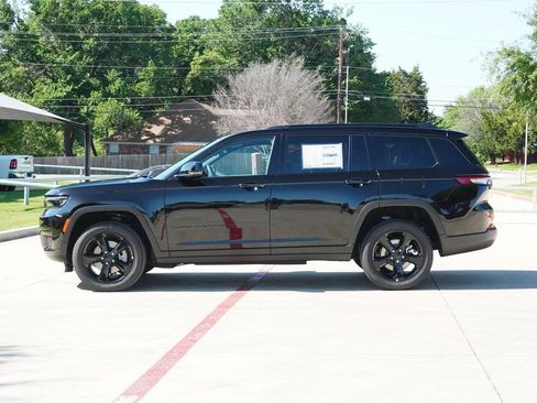 New 2025 Jeep Grand Cherokee L Laredo AWD/4WD image 2