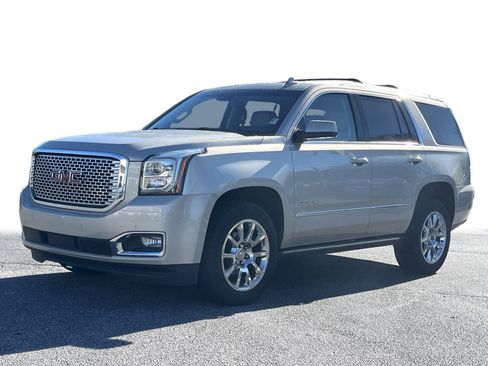 Used 2017 GMC Yukon Denali w/ Open Road Package image 22