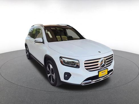 Used 2025 Mercedes-Benz GLB 250 image 3